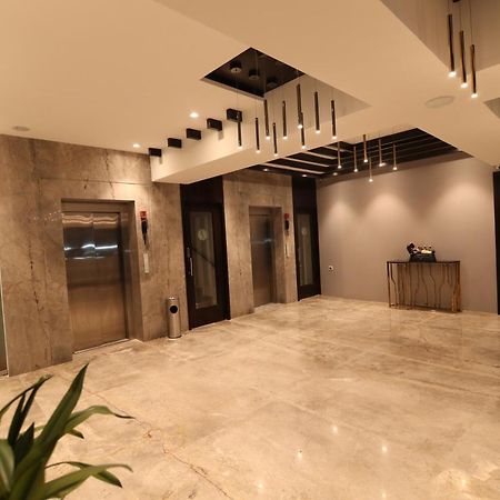 Sri Sri Sri Hotel Khammam Екстер'єр фото