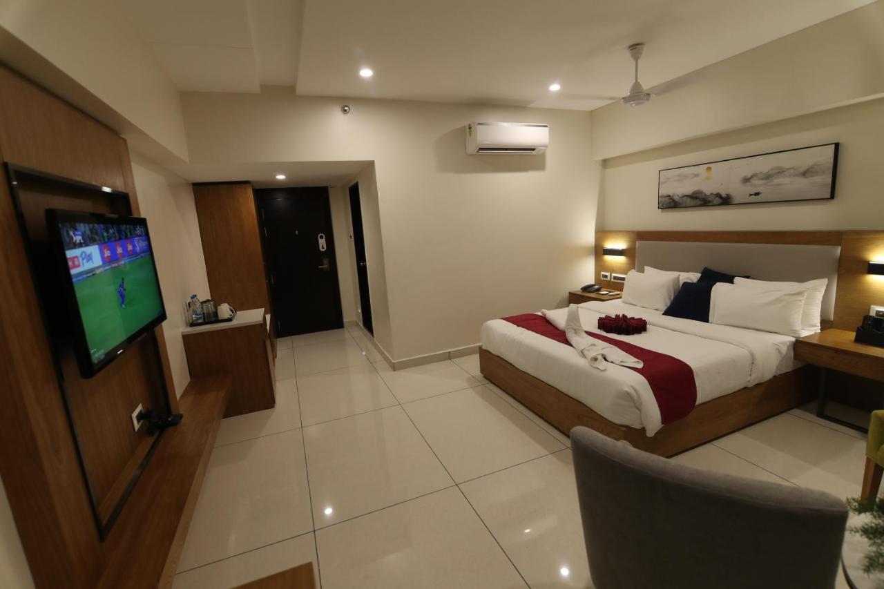 Sri Sri Sri Hotel Khammam Екстер'єр фото
